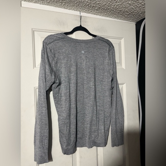 Lululemon Swiftly Relaxed Long Sleeve - Picture 2 of 3